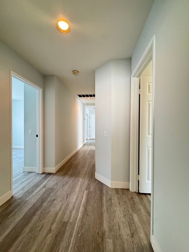 Building Photo - Welcome to Your New Home: Stunning Apartments in Monrovia