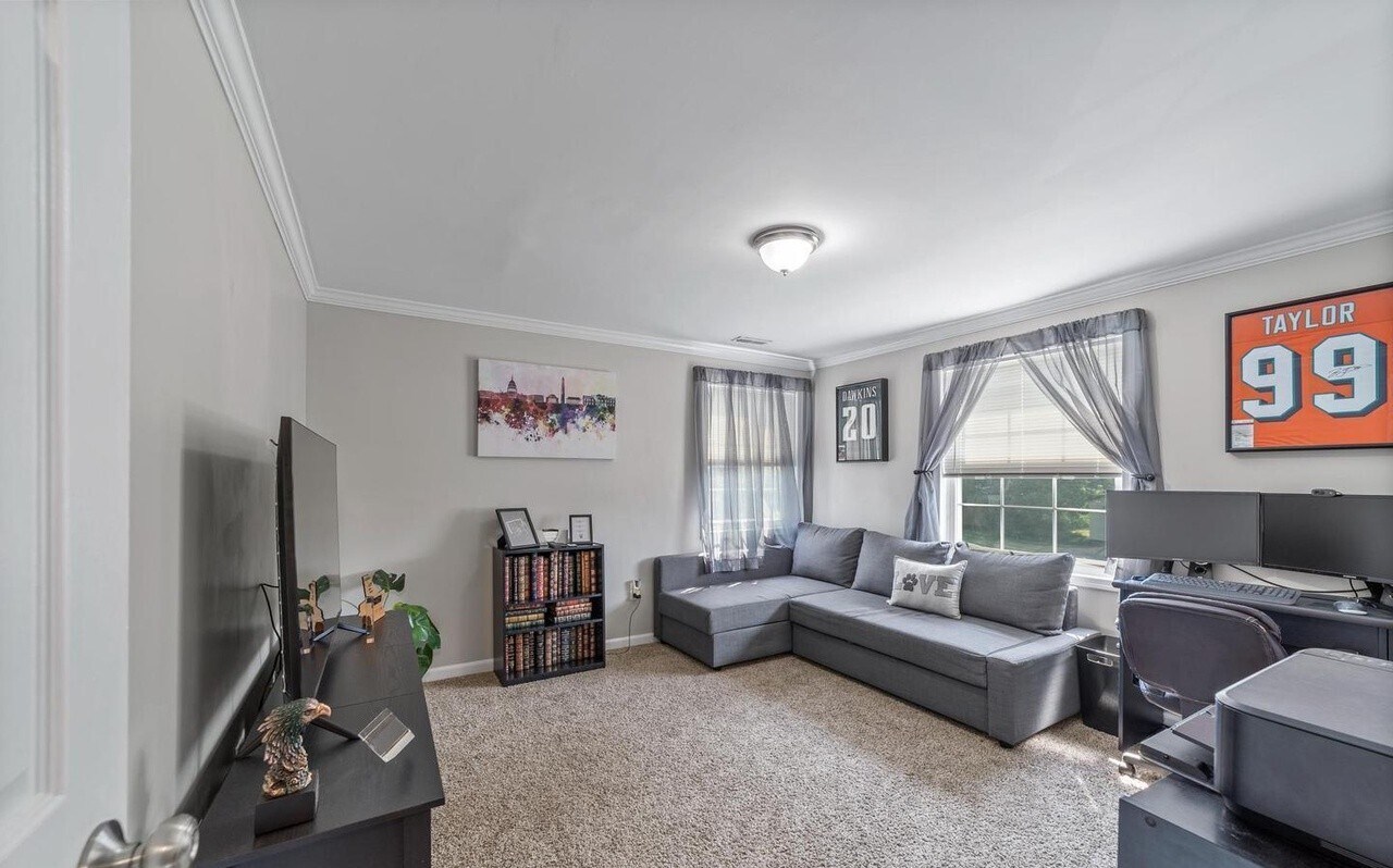 Building Photo - 97 Shawmont Ln