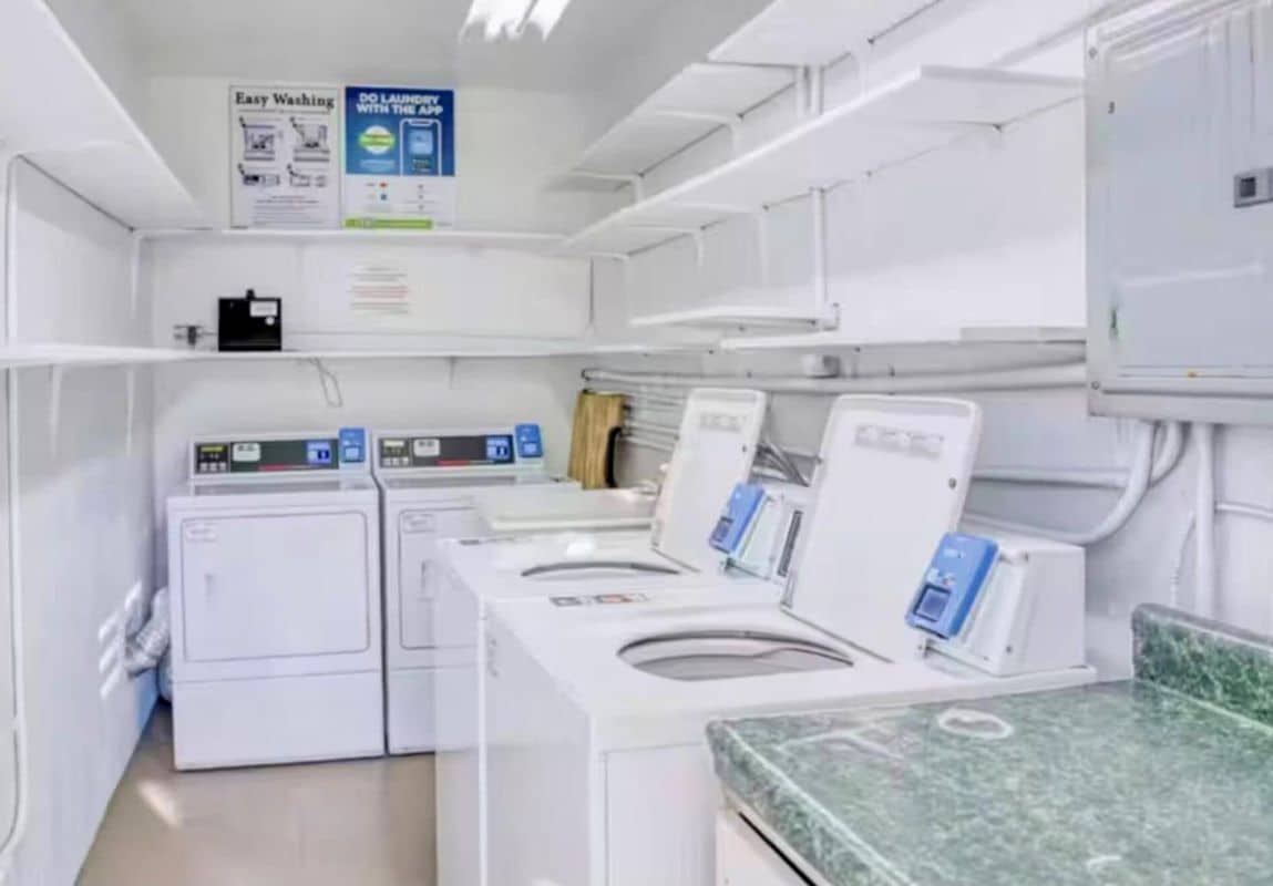 Building Photo - 3225 NE 16th St