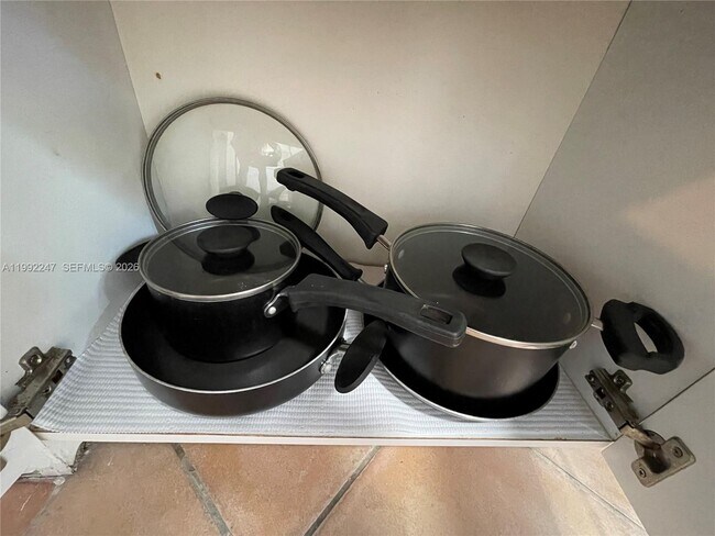 Building Photo - 8036 Harding Ave