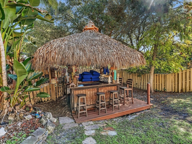 Building Photo - 1449 Banyan Cir