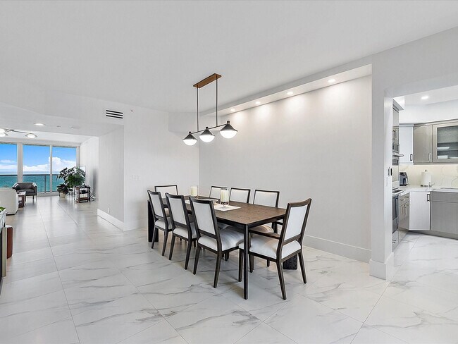 Building Photo - 3100 N Ocean Blvd