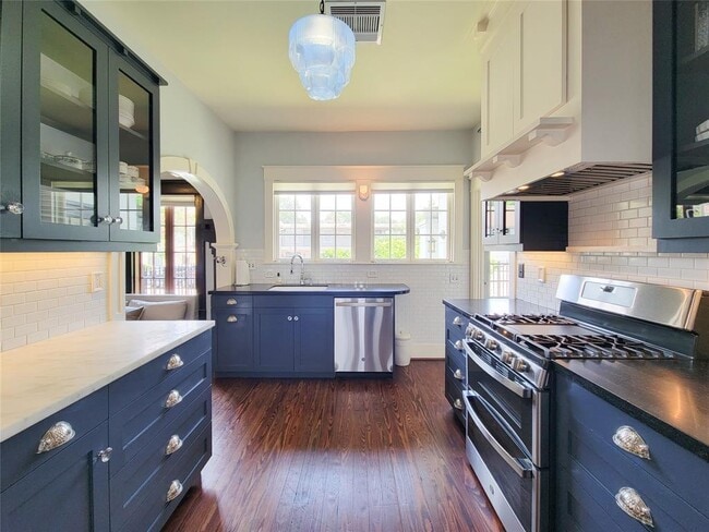 Building Photo - 3702 Audubon Pl