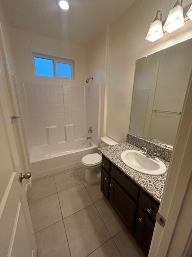 Building Photo - 3306 Manchester St