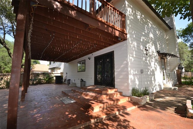 Building Photo - 9543 Summerbrook