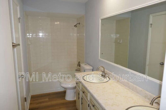 Building Photo - 22750 Valley Dr
