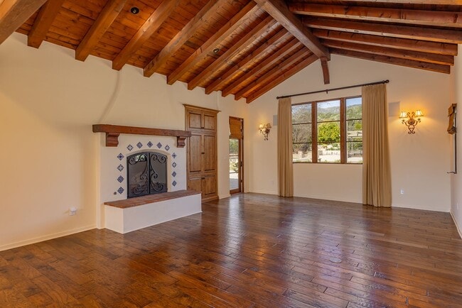 Building Photo - Outdoor Oasis