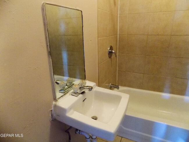 Building Photo - 3609 Sacramento Ave