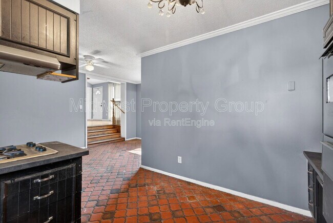 Building Photo - 153 Bascom Dr