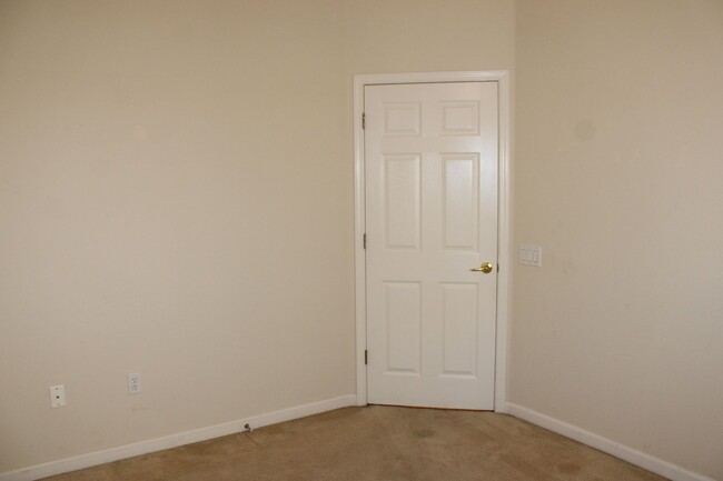 Building Photo - 5812 Sandlewood Way