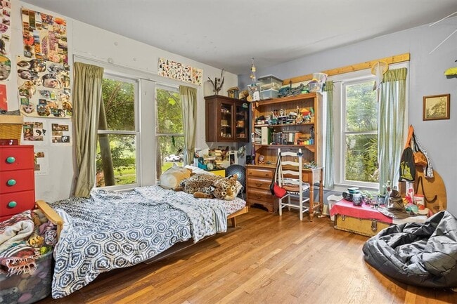 Building Photo - 508 E 38th 1/2 St