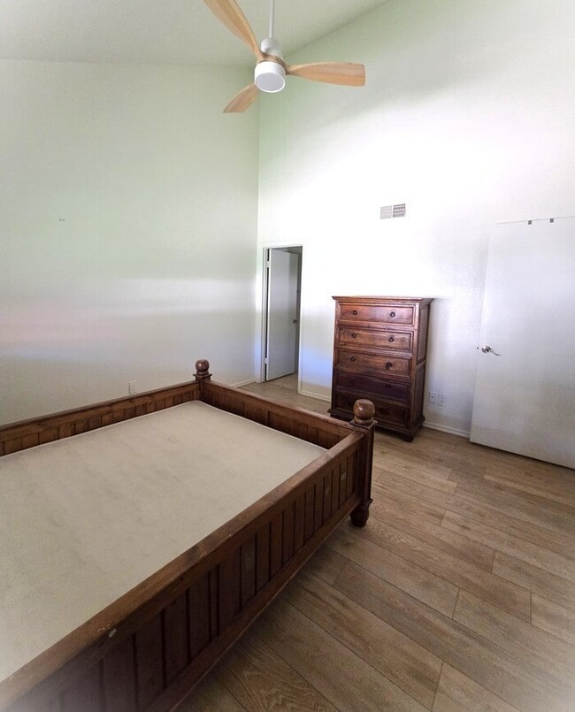 Building Photo - Stunning 3-bedroom 2 bathroom Condo