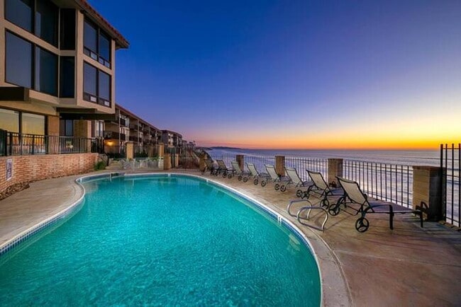 Building Photo - 190 Del Mar Shores Terrace