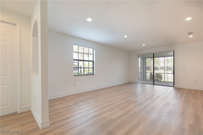 Primary Photo - 15618 Summit Pl Cir
