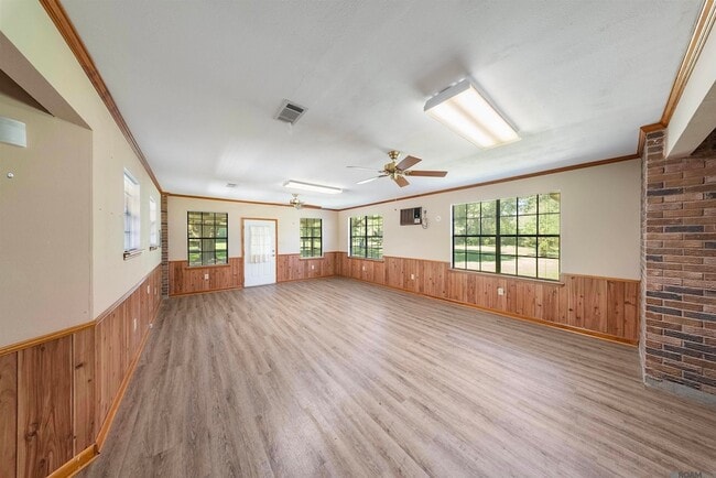 Building Photo - 9655 Sullivan Rd