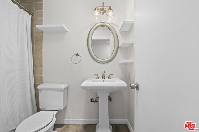 Building Photo - 3200 S Sepulveda Blvd