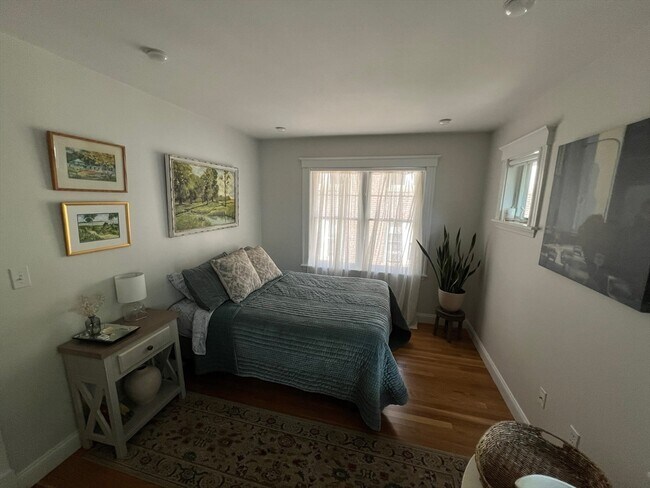 Building Photo - 117 Sutherland Rd