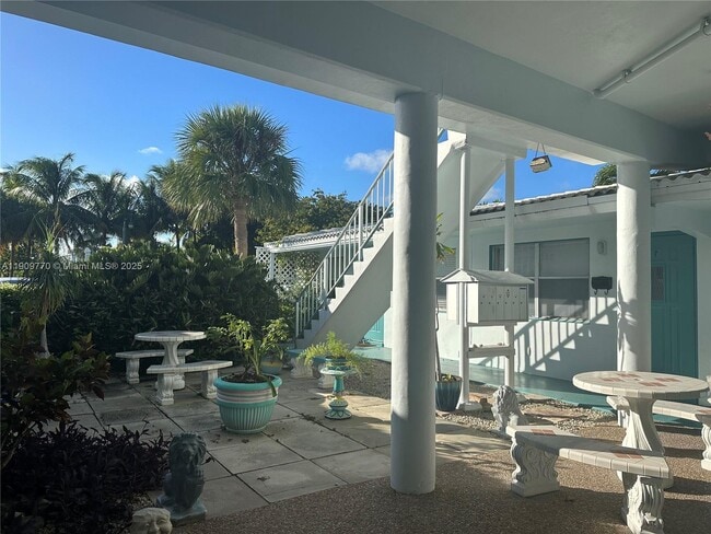 Building Photo - 4300 Sea Grape Dr