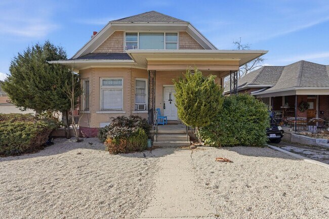 Building Photo - University of Utah Student Housing