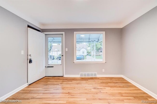 Building Photo - 6151 Helen St