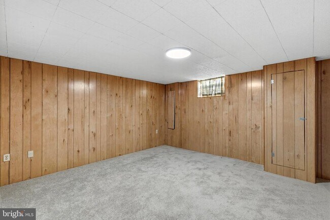 Building Photo - 8556 Willow Oak Rd