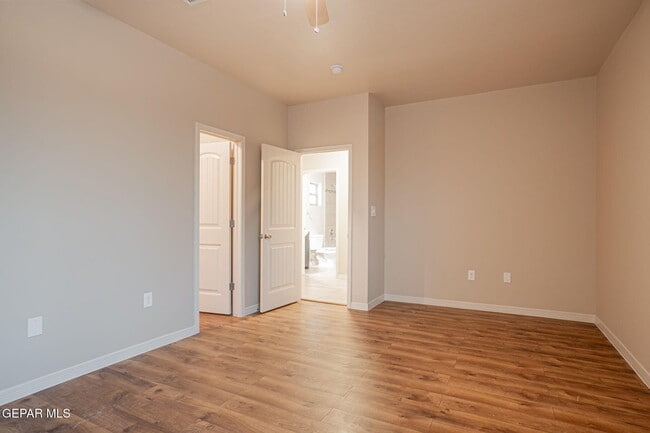 Building Photo - 7321 Mission Viejo Dr