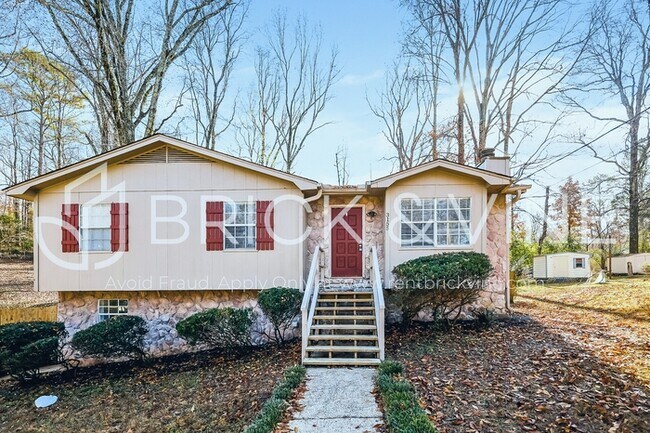 Building Photo - 3155 Sleepy Hollow Dr