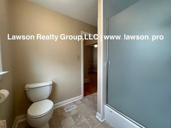 Building Photo - 1733 Maiden Ln SW