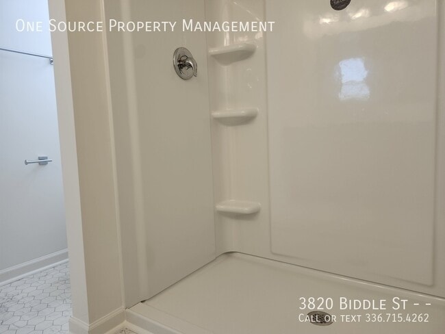 Building Photo - 3820 Biddle St