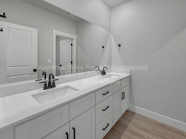 Building Photo - 152 S Koyukuk Ln