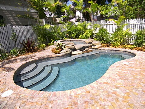 Building Photo - 717 Emma St