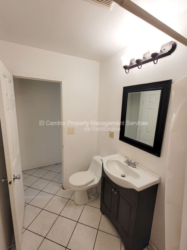 Building Photo - 734 Williamson Ave