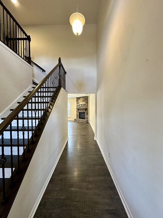 Building Photo - Beautiful, Well Kept, Townhouse in Popular Bridgemill