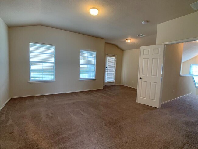 Building Photo - 104 Lava Bed Dr