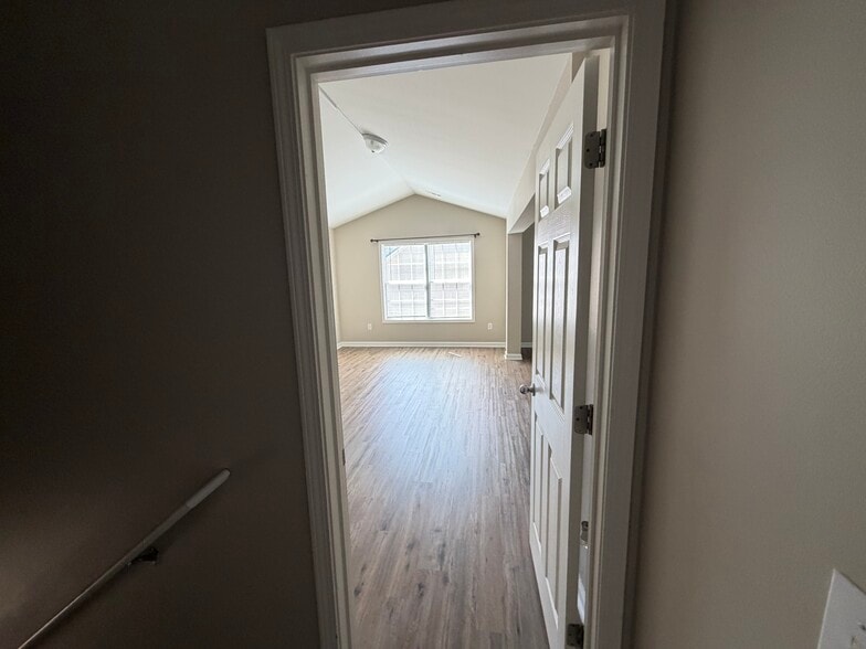 Master bedroom entrance - 3315 Watson Gate Rd