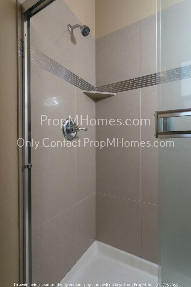 Building Photo - Charming Three Bedroom Home in Arbor Lodge!