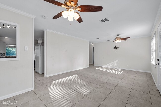 Building Photo - Check Out this Charming 3 bed 1 bath in Bossier