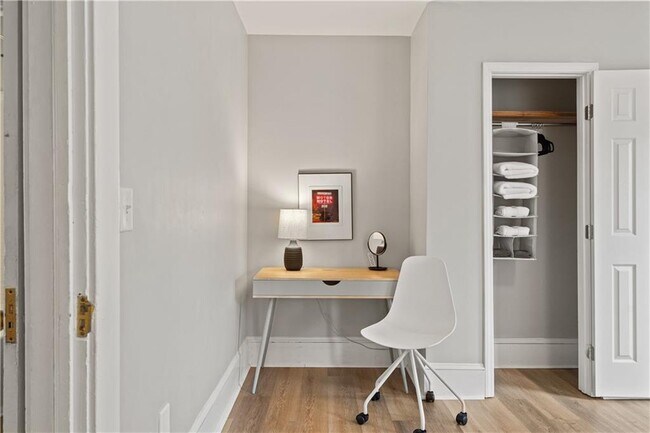 Building Photo - 1412 Allene Ave SW