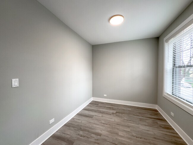 Building Photo - 378 Hazel Ave