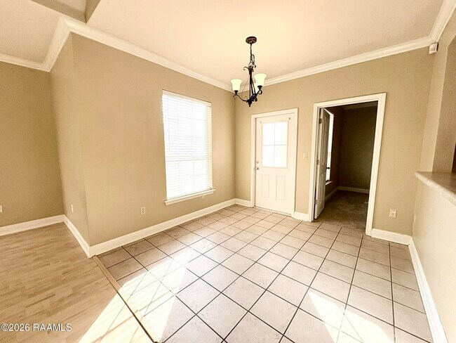 Building Photo - 4441 Burbank Dr