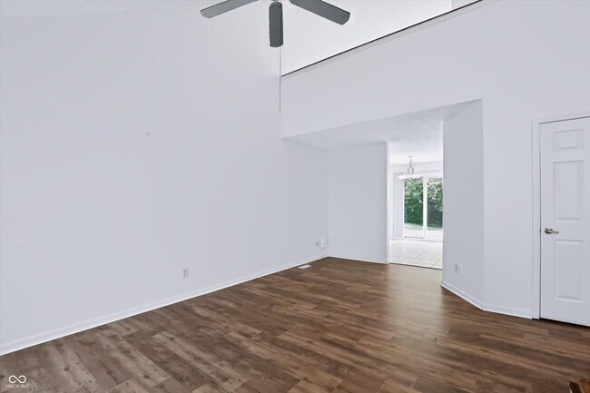 Building Photo - 7733 Park North Lake Dr