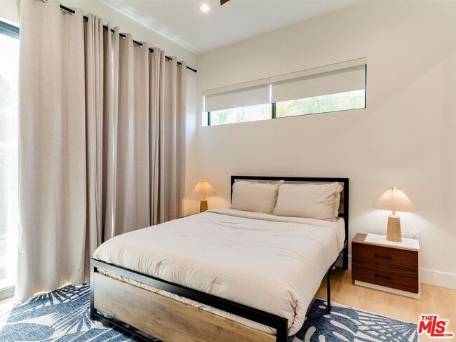 Building Photo - 5929 Hesperia Ave