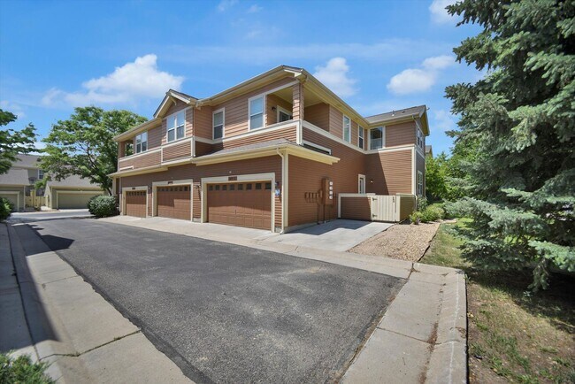 Building Photo - Modern 2-Bed, 3-Bath Home in The Village at Five Parks – Ralston Valley - AVAILABLE SEPTEMBER 1ST!!