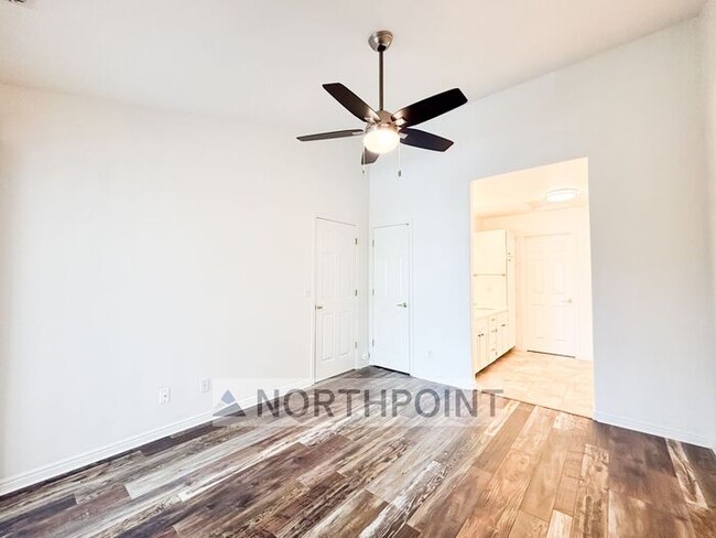 Building Photo - River Run Condo -Top Floor - 3 bed 2 bath