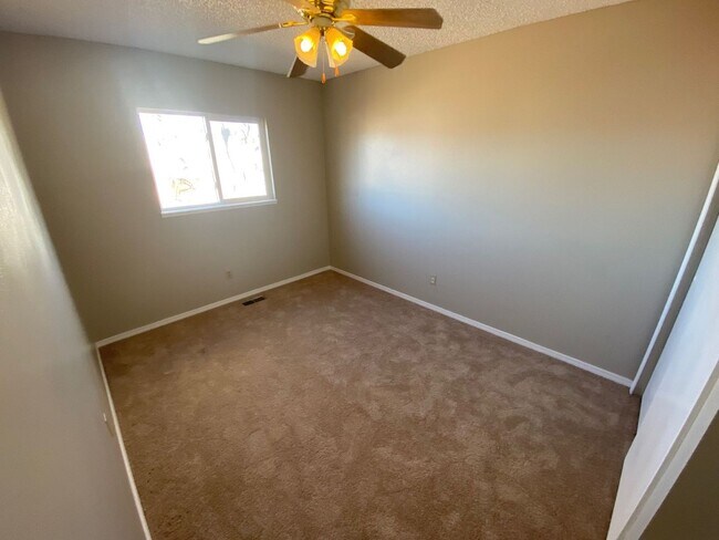 Building Photo - Nice 3 Bedroom 2 Story Home Close to Ft Ca...