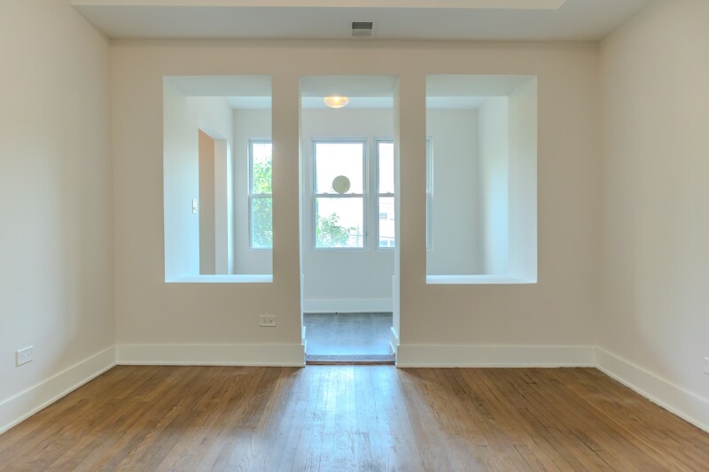 Building Photo - 1517 E 67th Pl