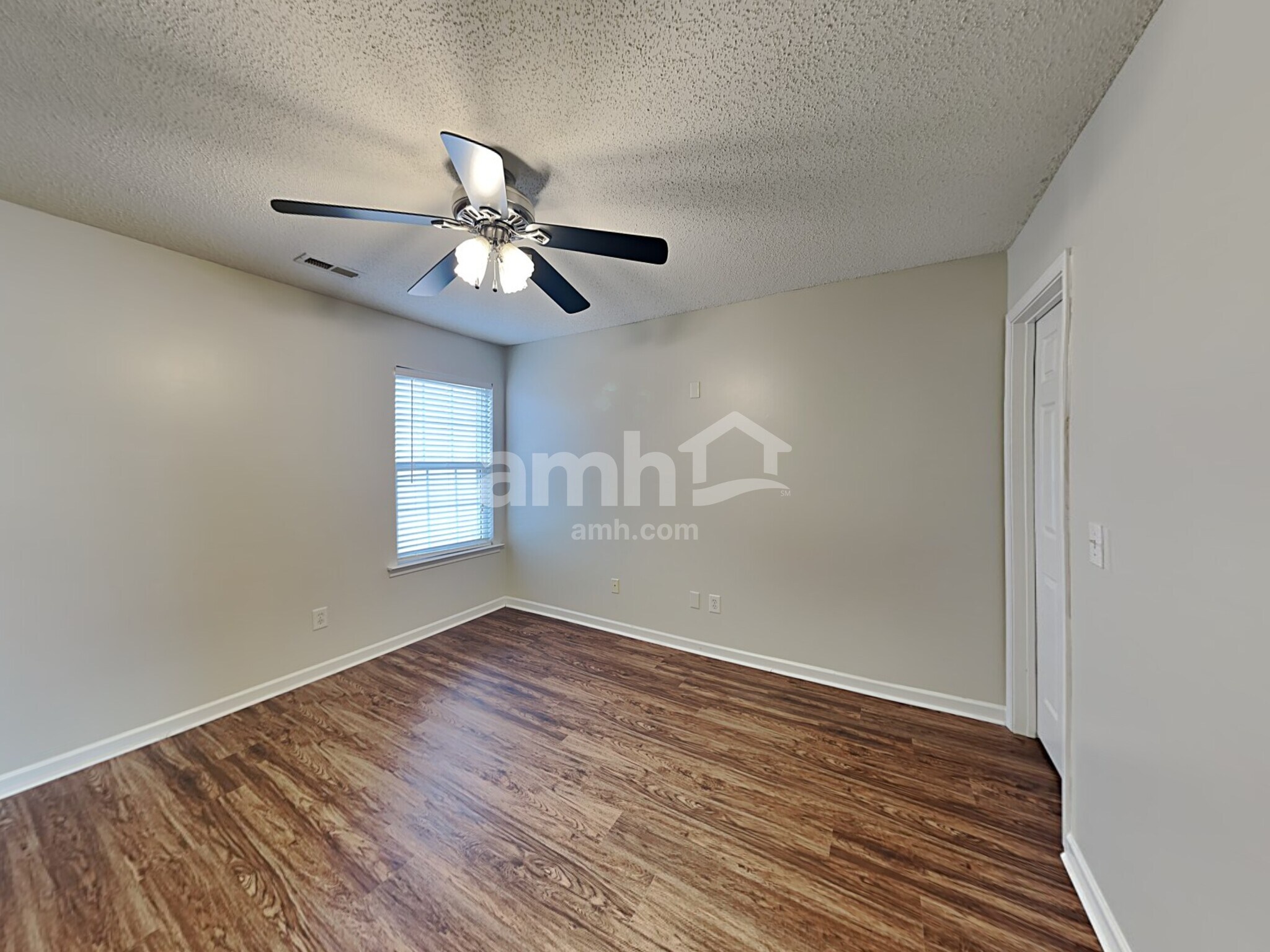 Building Photo - 8836 Laurel Run Dr