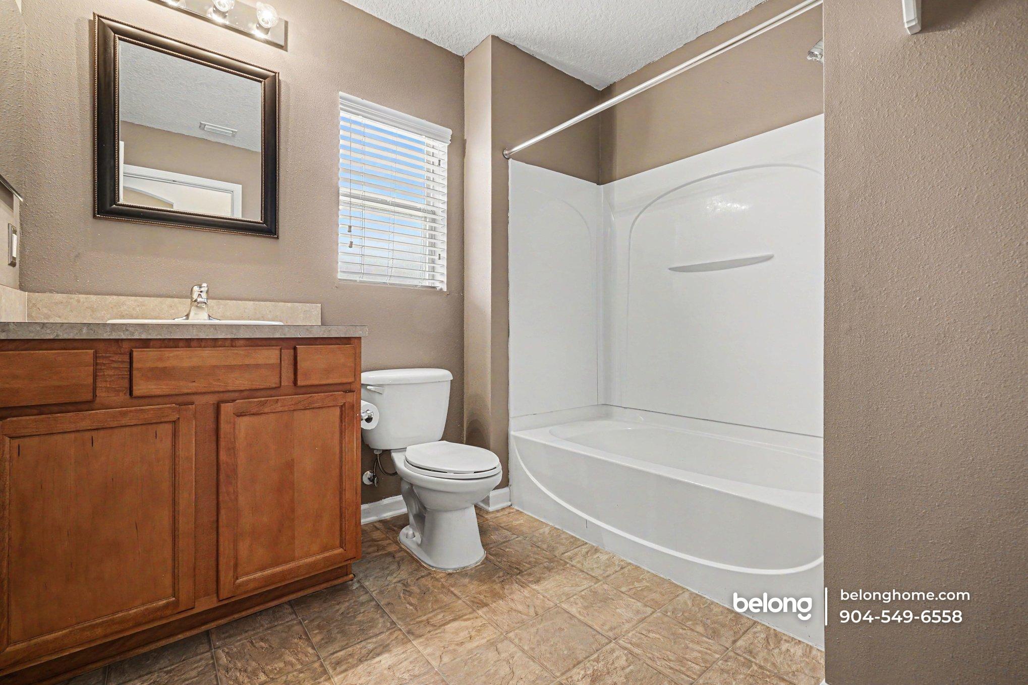 Building Photo - 15763 Twin Creek Dr