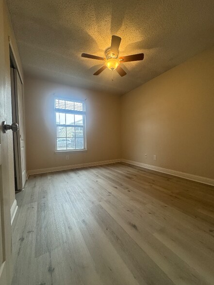 Building Photo - 12805 Courage Crossing