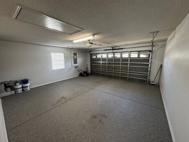 Building Photo - ? Move-In Ready 3/2/2 Near Ocala – Nearly 2,000 Sq Ft & Beautifully Updated! ?